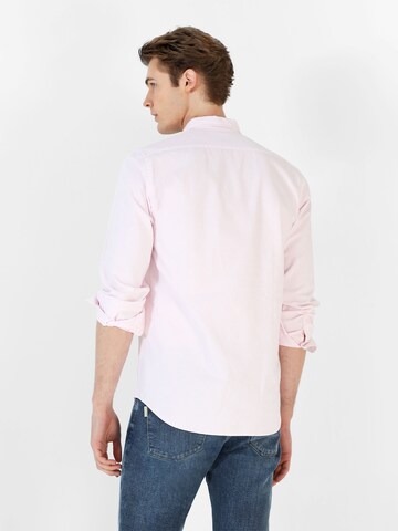 Coupe regular Chemise Scalpers en rose