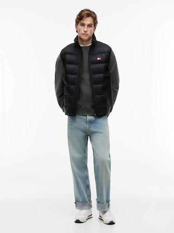 Tommy Jeans Елек в черно