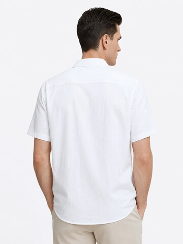 ALLTHEMEN Comfort fit Button Up Shirt 'Flut' in White