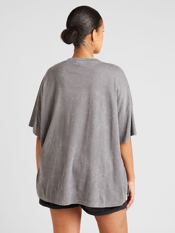 Noisy May Curve Skjorte 'RENA IDA' i grå
