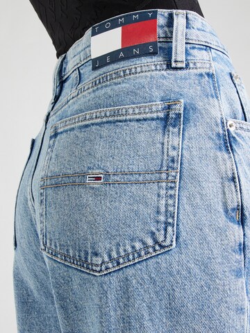 Tapered Jeans 'MOM JeansS' de la Tommy Jeans pe albastru