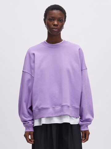 EDITED Sweatshirt 'Emielia' i lila: framsida