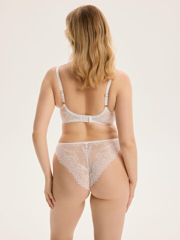 Panty 'Netsi' di ESOTIQ in bianco