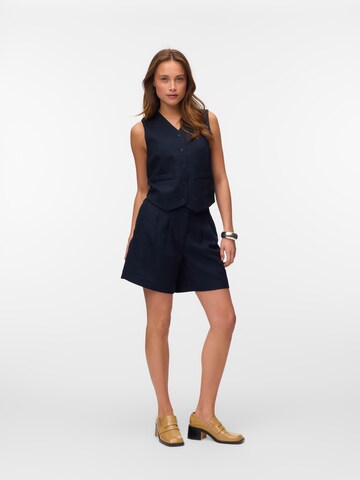 regular Pantaloni con pieghe 'VMMAJ' di VERO MODA in blu