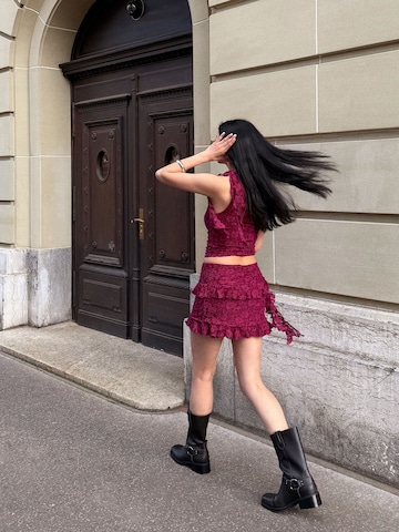 Top di Bershka in rosso