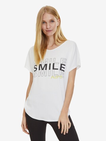 T-shirt Betty Barclay en blanc : devant