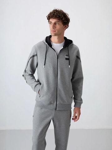 Tommy Life Sweatsuit in Grey