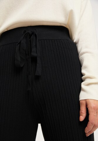 Wide leg Pantaloni de la usha BLACK LABEL pe negru
