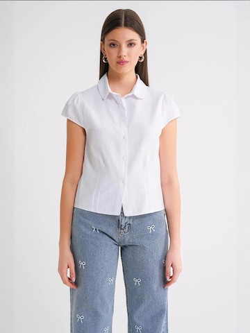 MixRay - Blusa em branco: frente
