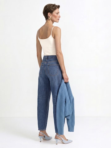 Top de la Rich & Royal pe alb