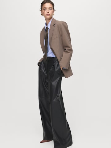 Wide Leg Pantalon à pince 'RIGA' MANGO en noir : devant