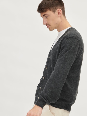 GOBI Cashmere Strickjacke‌‌ in Grau