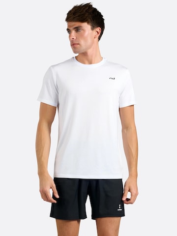 nordicdots - Camisa funcionais 'Bamboo Tee - Light Blue' em branco: frente