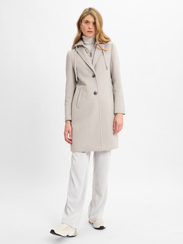 Marie Lund Mantel in Grau: Vorderseite
