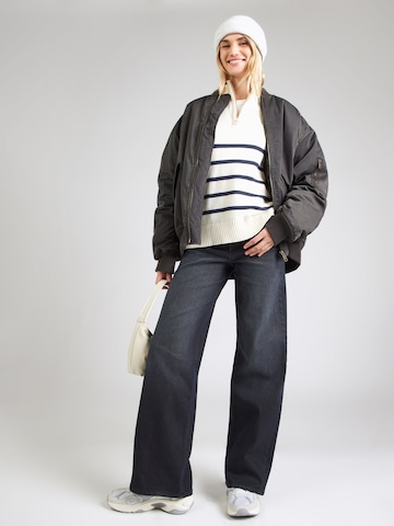 Superdry Sweater in White