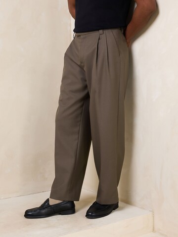 Loosefit Pantaloni con piega frontale 'N.Premium' di Next in beige: frontale