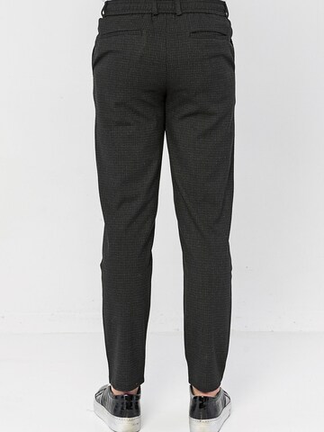 Ron Tomson Tapered Pants in Black