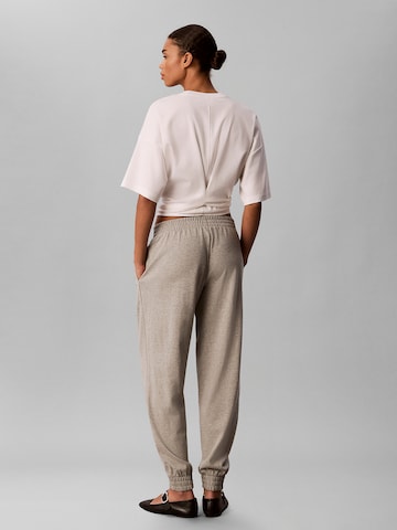 Effilé Pantalon à pince Calvin Klein en gris