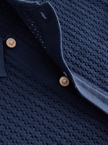 Next Плетена жилетка в синьо