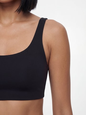 Haut V!BE STUD!OS en noir