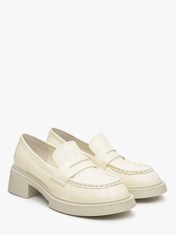 Estro Mocassins '2255-5' in Beige