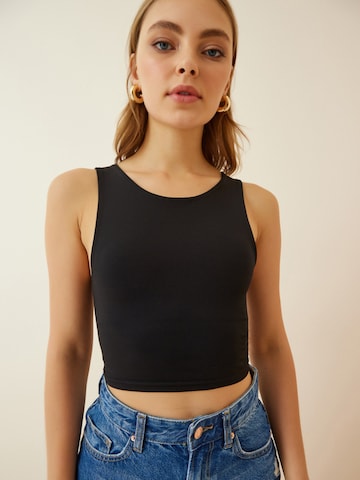 Happiness İstanbul Топ в Черный