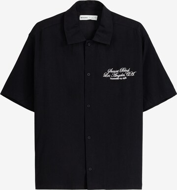 Bershka Regular fit Button Up Shirt in Black: front