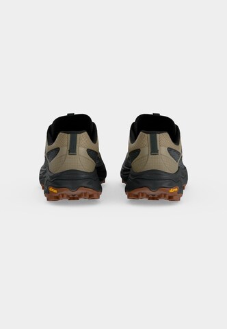 Chaussure de course 'AGILITY PEAK 6' MERRELL en gris