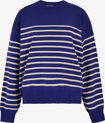 Apricot Sweater in Blue: front