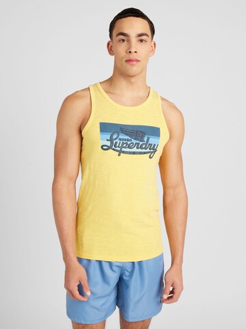 Superdry - Camiseta 'Cali' en amarillo: frente