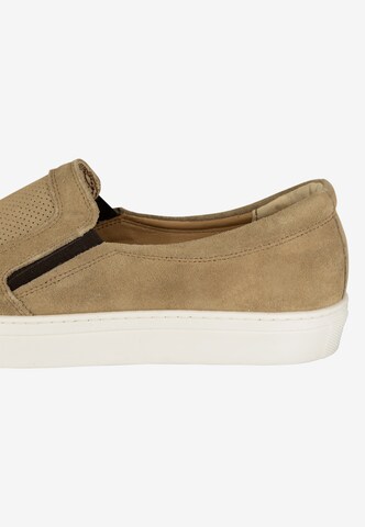 MO - Sapatilhas slip-on em bege