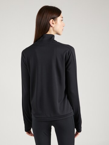 NIKE Funktionsshirt 'Swoosh' in Schwarz