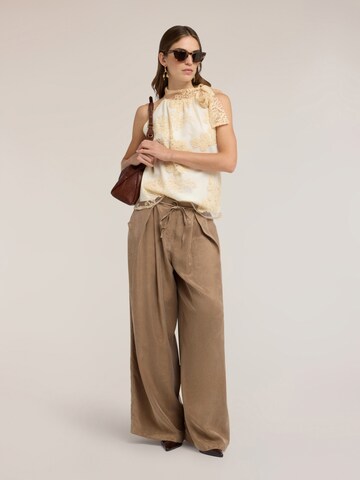 évasé Pantalon MOTIVI en marron