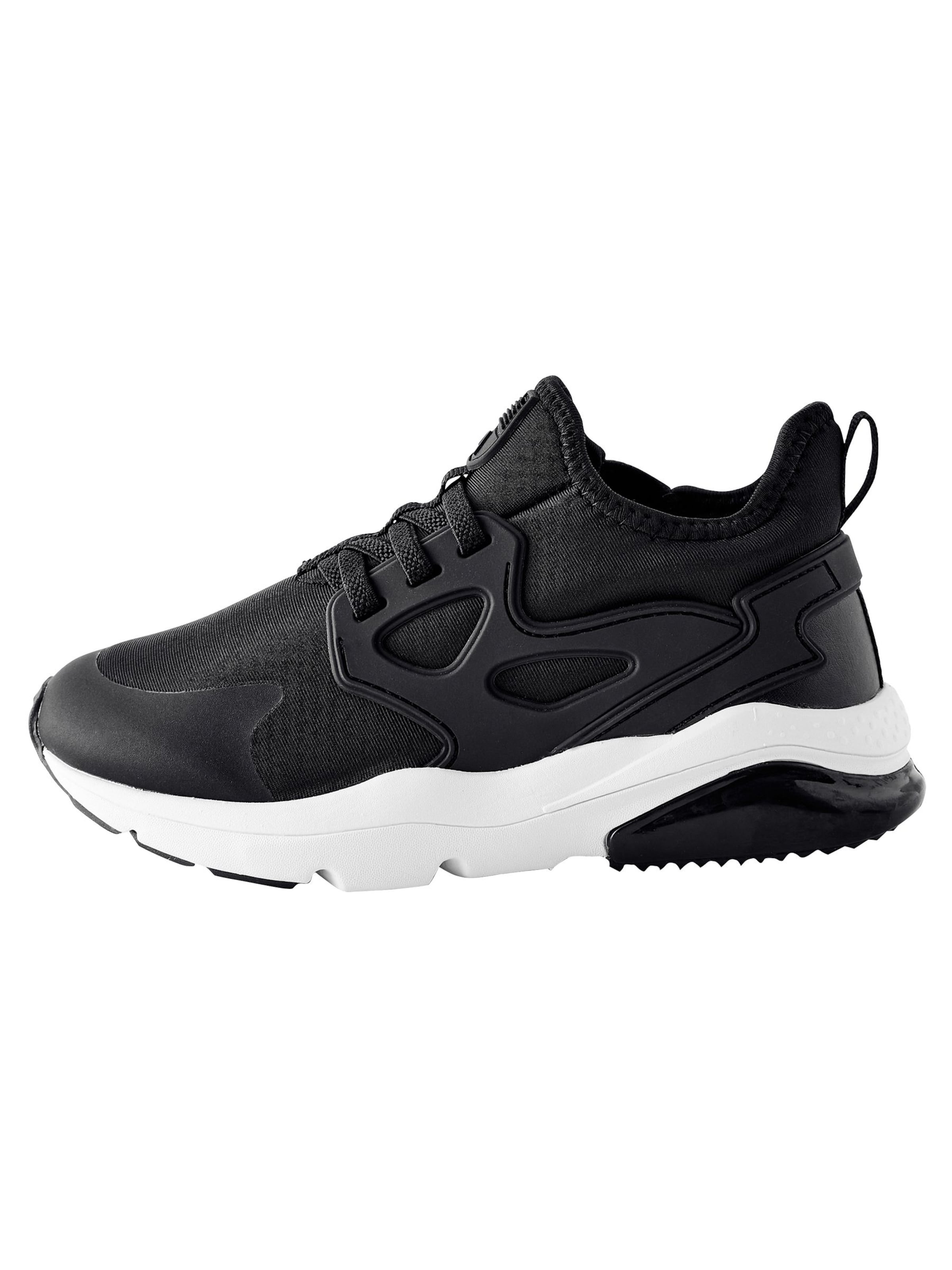 Next Trainers in Black: front