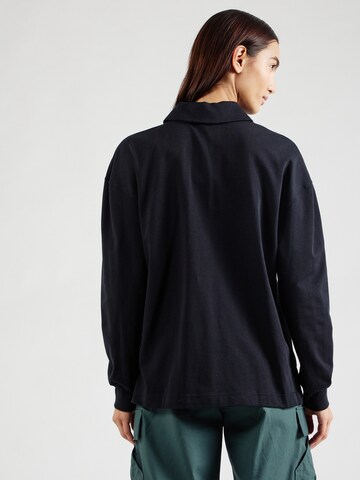 Nike Sportswear - Camiseta 'Essential' en negro