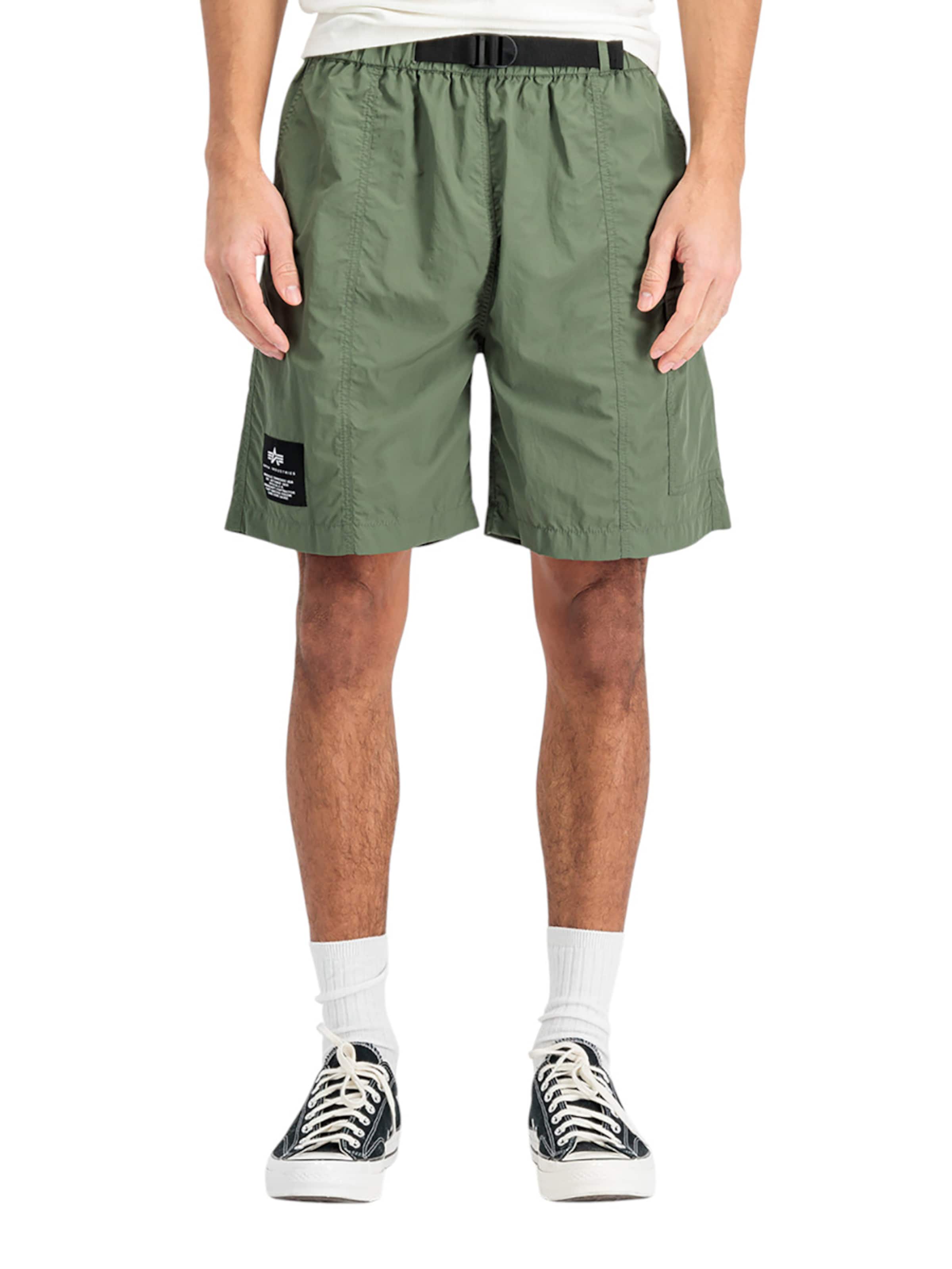 ALPHA INDUSTRIES Regular Pants 'Nylon Cargo Short' in Green: front
