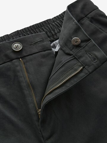 Next - regular Pantalón chino en negro