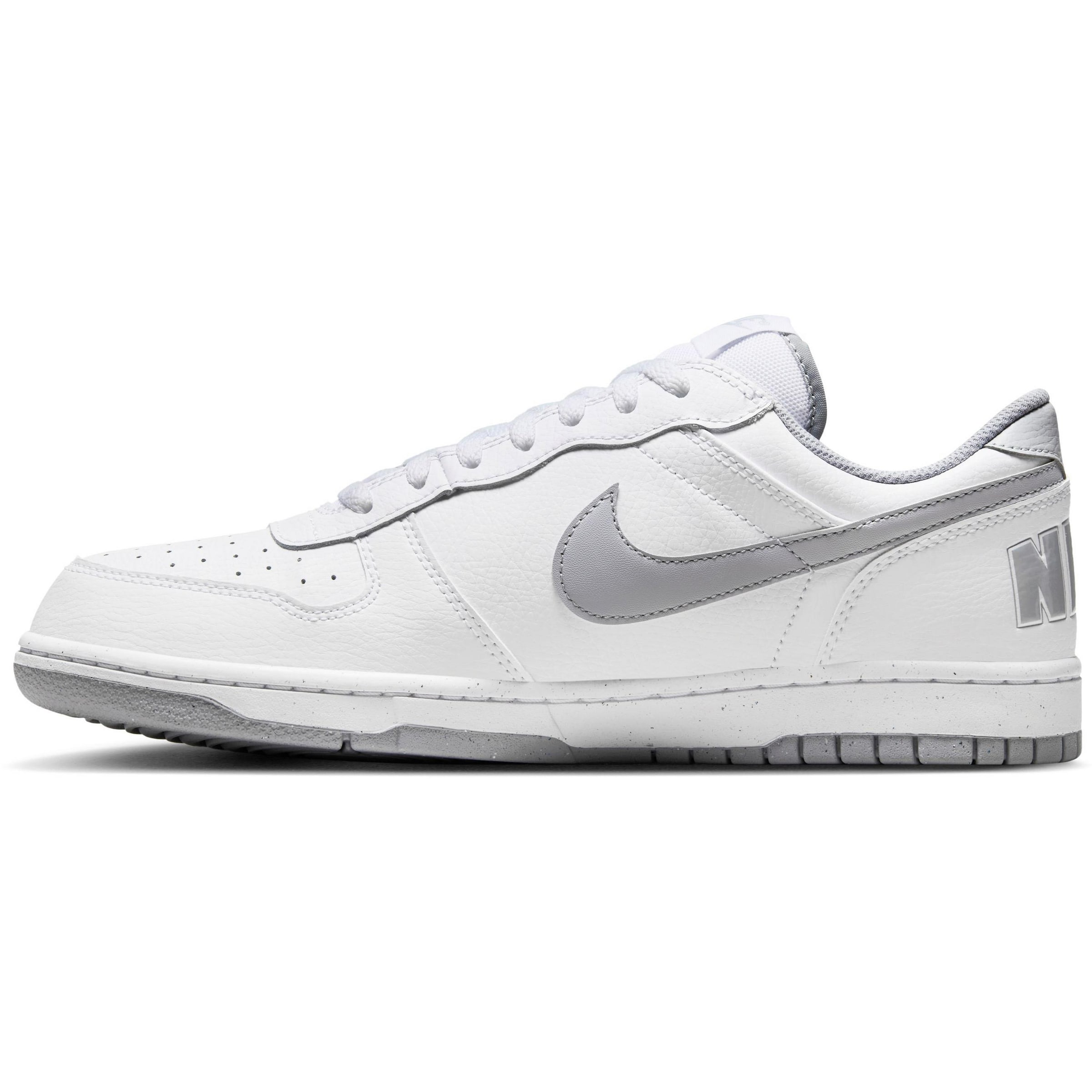 Nike Sportswear Sneakers in White: front