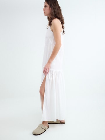 BALMOHK Kesämekko värissä beige