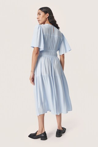 SOAKED IN LUXURY Kleid 'Brielle' in Blau