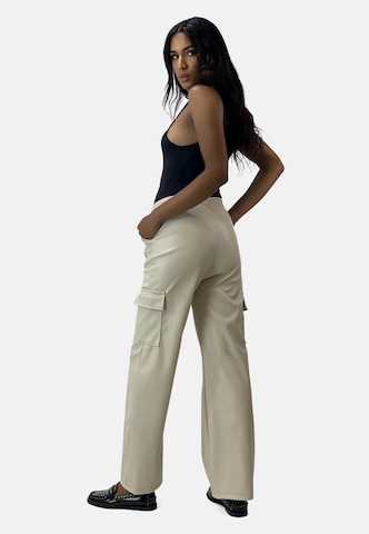 Elara Loosefit Cargobyxa i beige