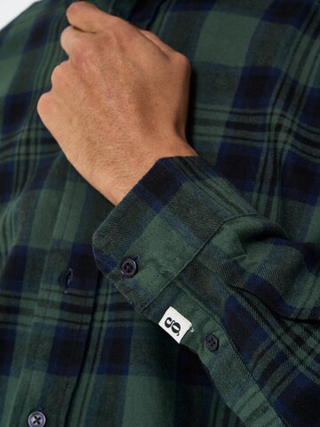 Legends Regular fit Button Up Shirt in Green