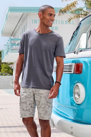 JOHN DEVIN Regular Cargo Pants in Grey