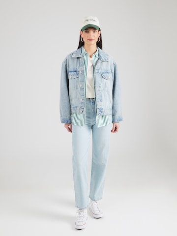 Tricou 'STYLE LOA' de la MUSTANG pe alb