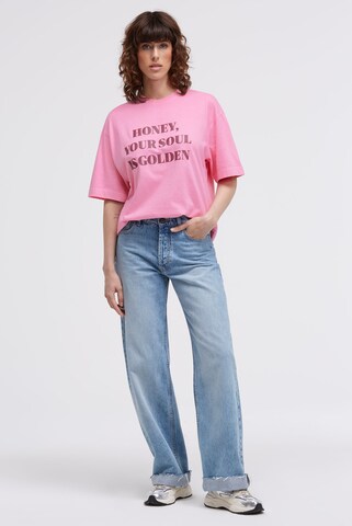 SENSES.THE LABEL T-Shirt TE:CLA Oversized mit Wording Print in Pink