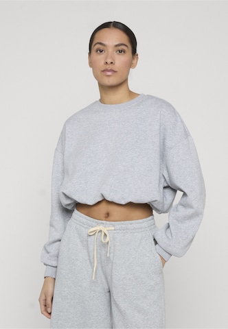 Sweat-shirt Urban Classics en gris : devant