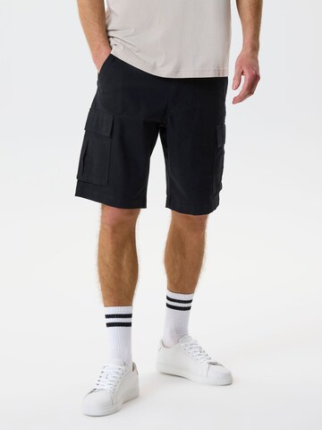 TWO SOON - regular Pantalón cargo en negro: frente