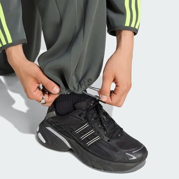 ADIDAS ORIGINALS Loosefit Broek 'Teamgeist 26' in Groen