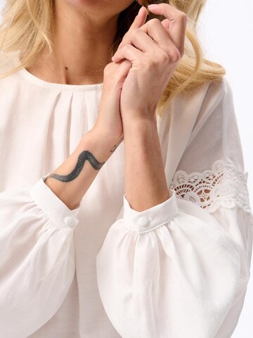 Blue Shadow Blouse in Beige