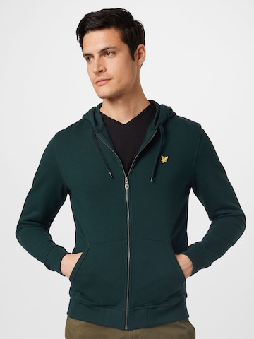 Lyle & Scott Zip-Up Hoodie in Green: front